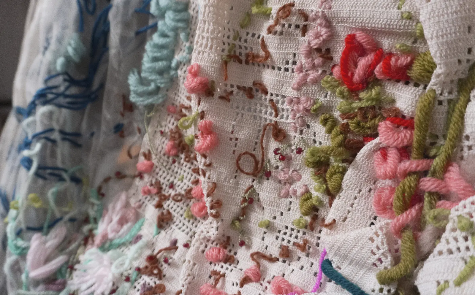 Marina leonteva all is alive 2023 textile installation fragment 2